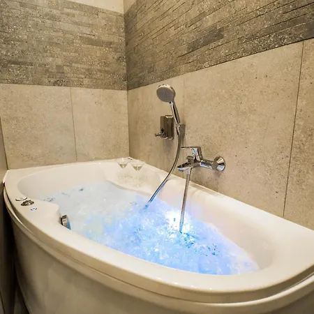 Jacuzzi By Ruterra Daire Prag
