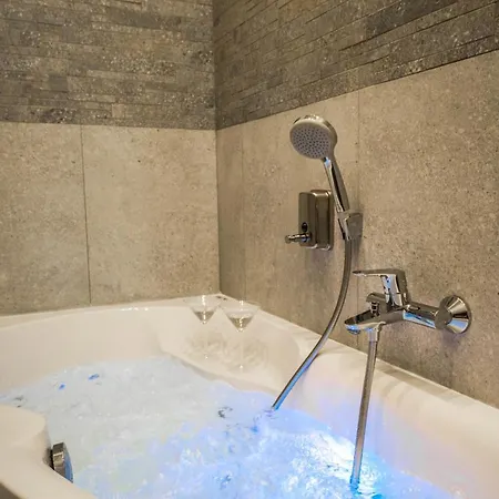 Jacuzzi By Ruterra Appartement Prague